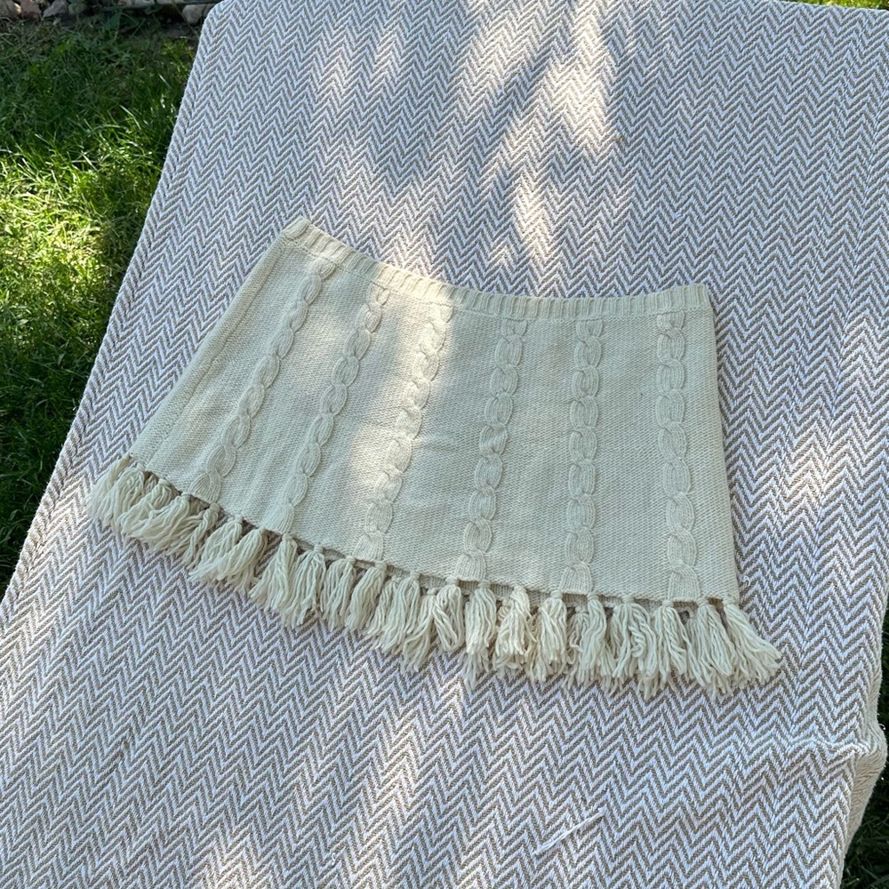 Old Navy Cream Cable Knit Mini Skirt